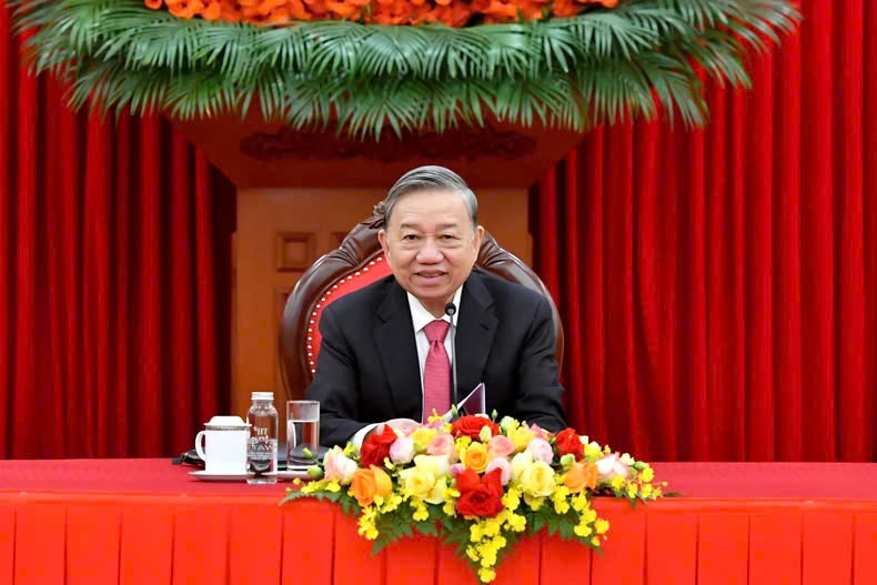 Vietnam and China to increase exchanges for strategic cooperation orientations